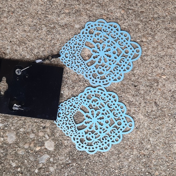 Colorful Lace Pattern Earrings (New) - Picture 2 of 7